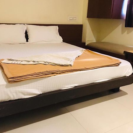 Staymaker Bright Palace Residency Simoga Kültér fotó
