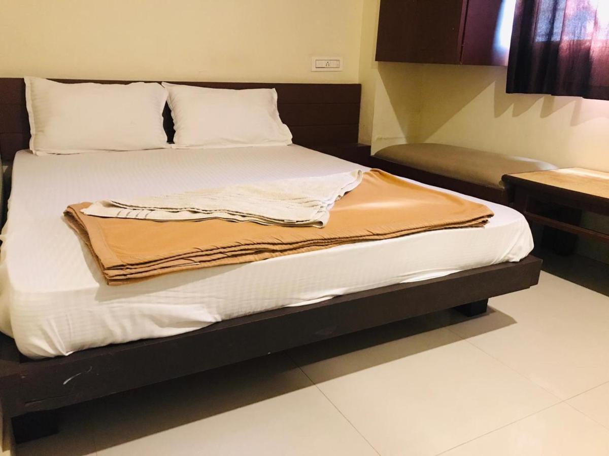 Staymaker Bright Palace Residency Simoga Kültér fotó