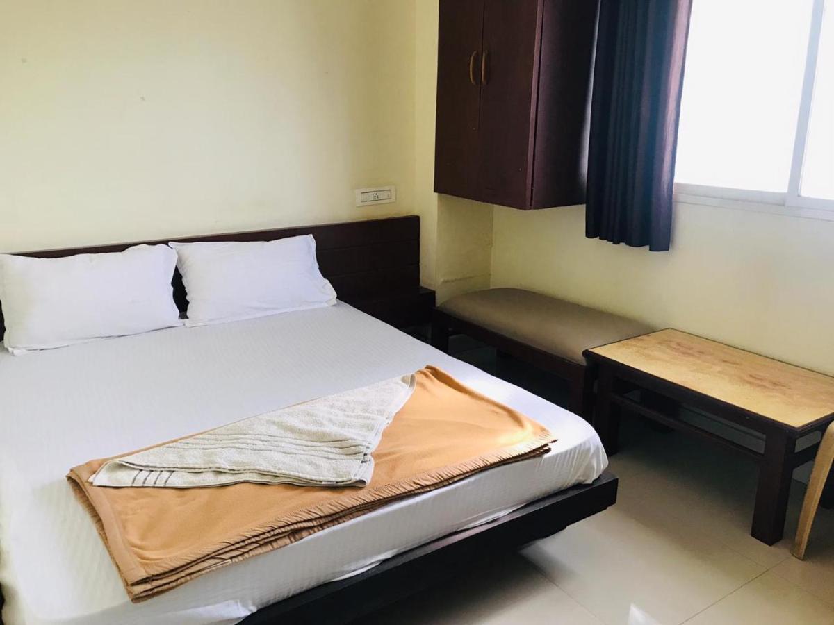 Staymaker Bright Palace Residency Simoga Kültér fotó